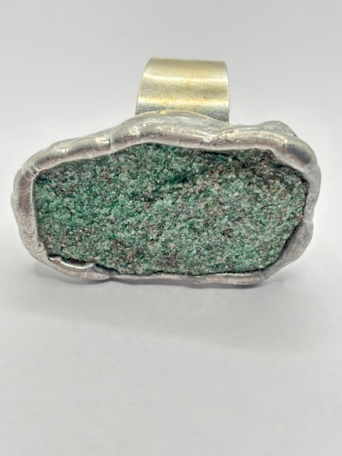 Pierścionek z fuchsytem