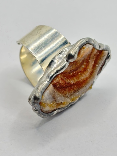 Pierścionek z chalcedonem