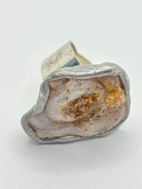 Pierścionek z chalcedonem