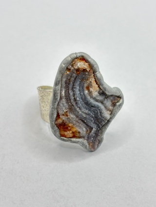 Pierścionek z chalcedonem