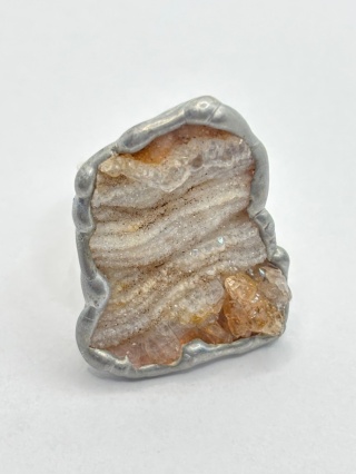 Pierścionek z chalcedonem