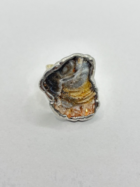 Pierścionek z chalcedonem