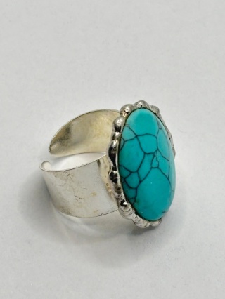 Pierścionek z turkmenitem