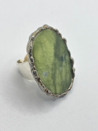 Pierścionek z jadeitem