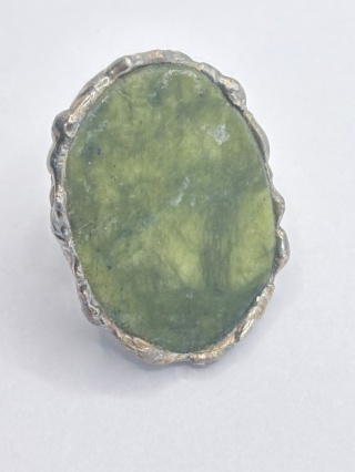 Pierścionek z jadeitem