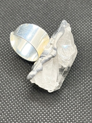 Pierścionek z kryształem górskim