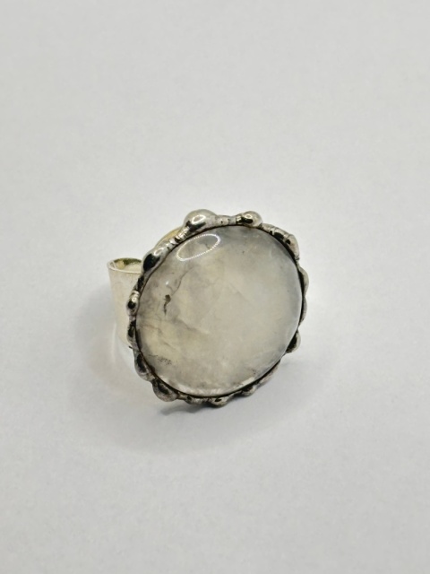 Pierścionek z kryształem górskim