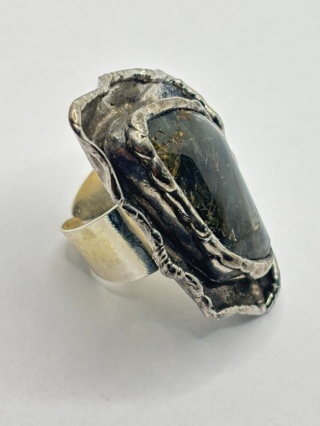 Pierścionek z labradorytem