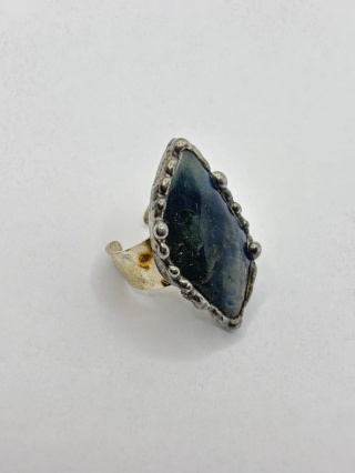 Pierścionek z labradorytem