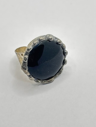 Pierścionek z onyksen