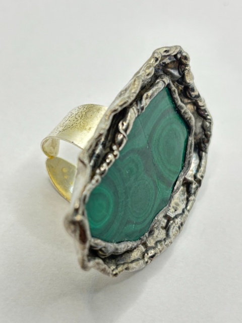 Pierścionek z malachitem