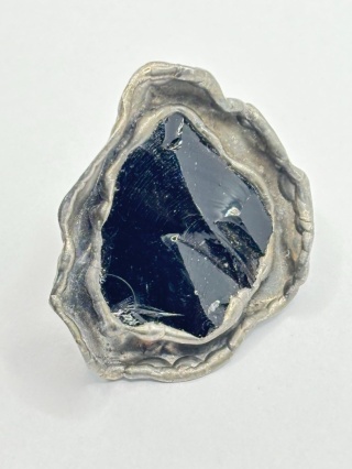 Pierścionek z obsydianem