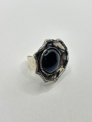 Pierścionek z onyksem