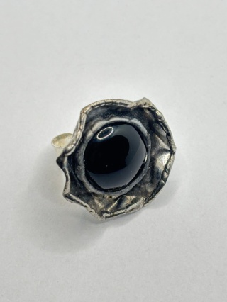 Pierścionek z onyksem