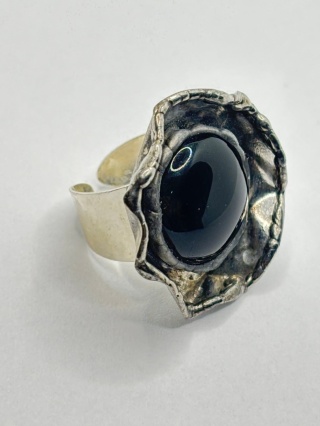 Pierścionek z onyksem