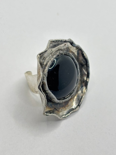 Pierścionek z onyksem