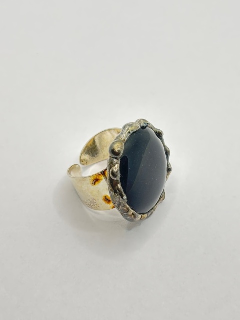 Pierścionek z onyksem