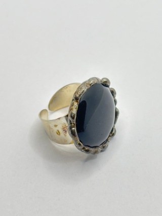 Pierścionek z onyksem