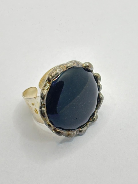 Pierścionek z onyksem