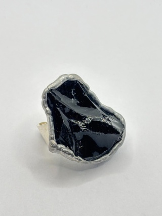 Pierścionek z obsydianem