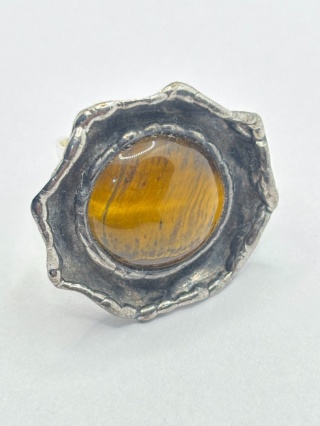 Pierścionek z tygrysim okiem