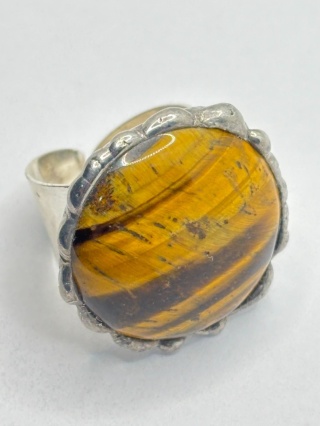 Pierścionek z tygrysim okiem