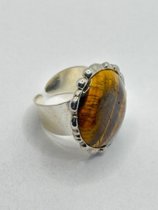 Pierścionek z tygrysim okiem