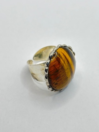 Pierścionek z tygrysim okiem