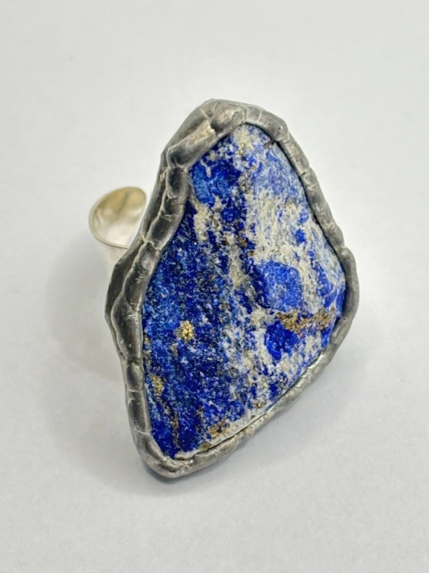 Pierścionek z lapisem lazuli