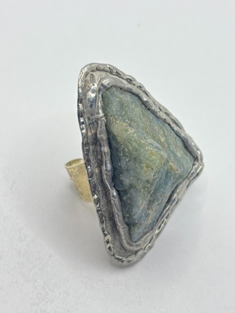 Pśiercionek z labradorytem