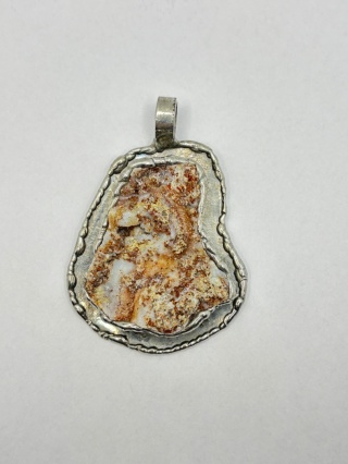 Zawieszka z chalcedonem