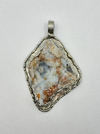 Zawieszka z chalcedonem