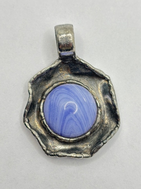 Zawieszka z chalcedonem