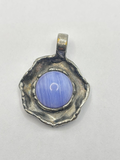 Zawieszka z chalcedonem