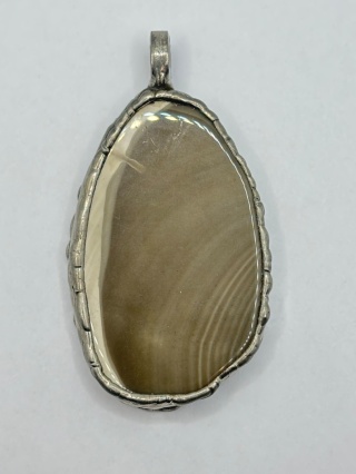 Zawieszka z krzemieniem pasiastym