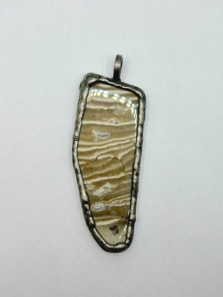 Zawieszka z krzemieniem pasiastym