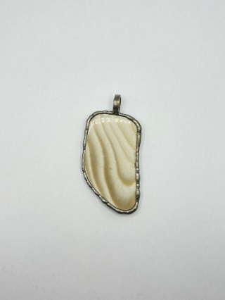 Zawieszka z krzemieniem pasiastym