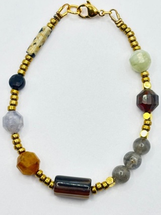 Bransoletka z mieszanką mineralów