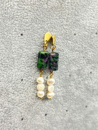 Kolczyki z perlą i zoisytem