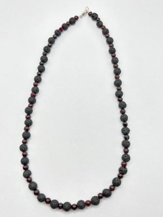 Naszyjnik z lawą wulkaniczną,granatem