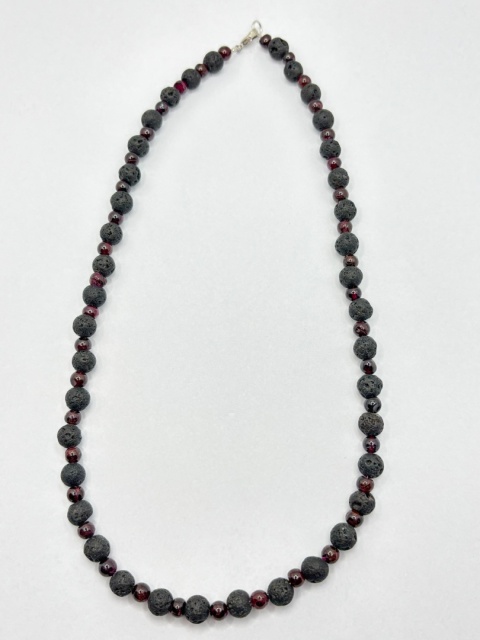 Naszyjnik z lawą wulkaniczną,granatem