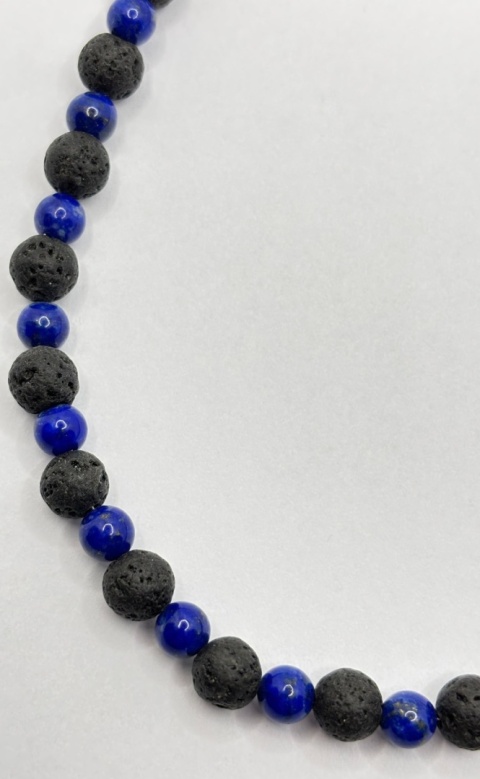 Naszyjnik z lapisem lazuli i lawą wulkaniczną