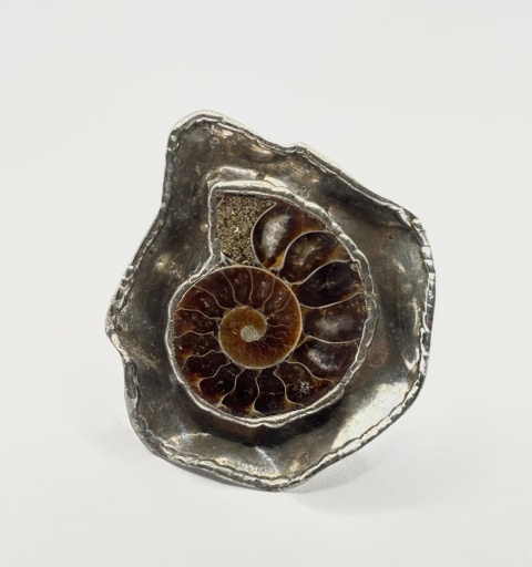 Pierścionek z amonitem
