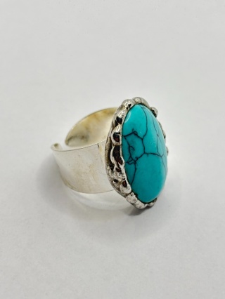 Pierścionek z turkmenitem