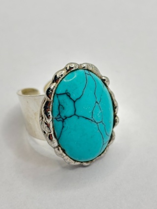 Pierścionek z turkmenitem