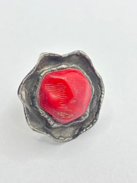 Pierścionek z koralem