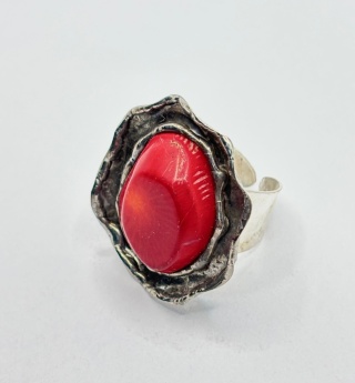 Pierścionek z koralem