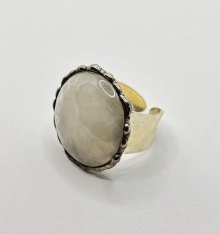 Pierścionek z kryształem górskim