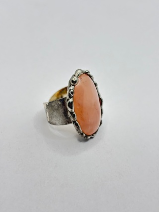 Pierścionek z kwarcem różowym