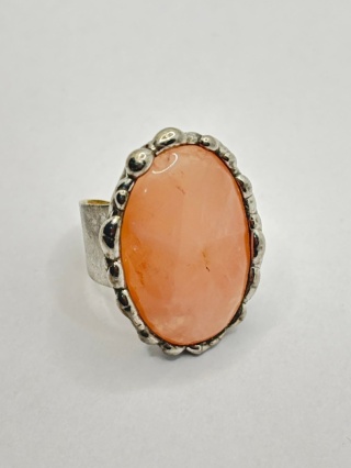 Pierścionek z kwarcem różowym